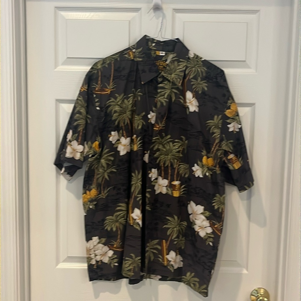 Men’s Hawiian Short Sleeve.
